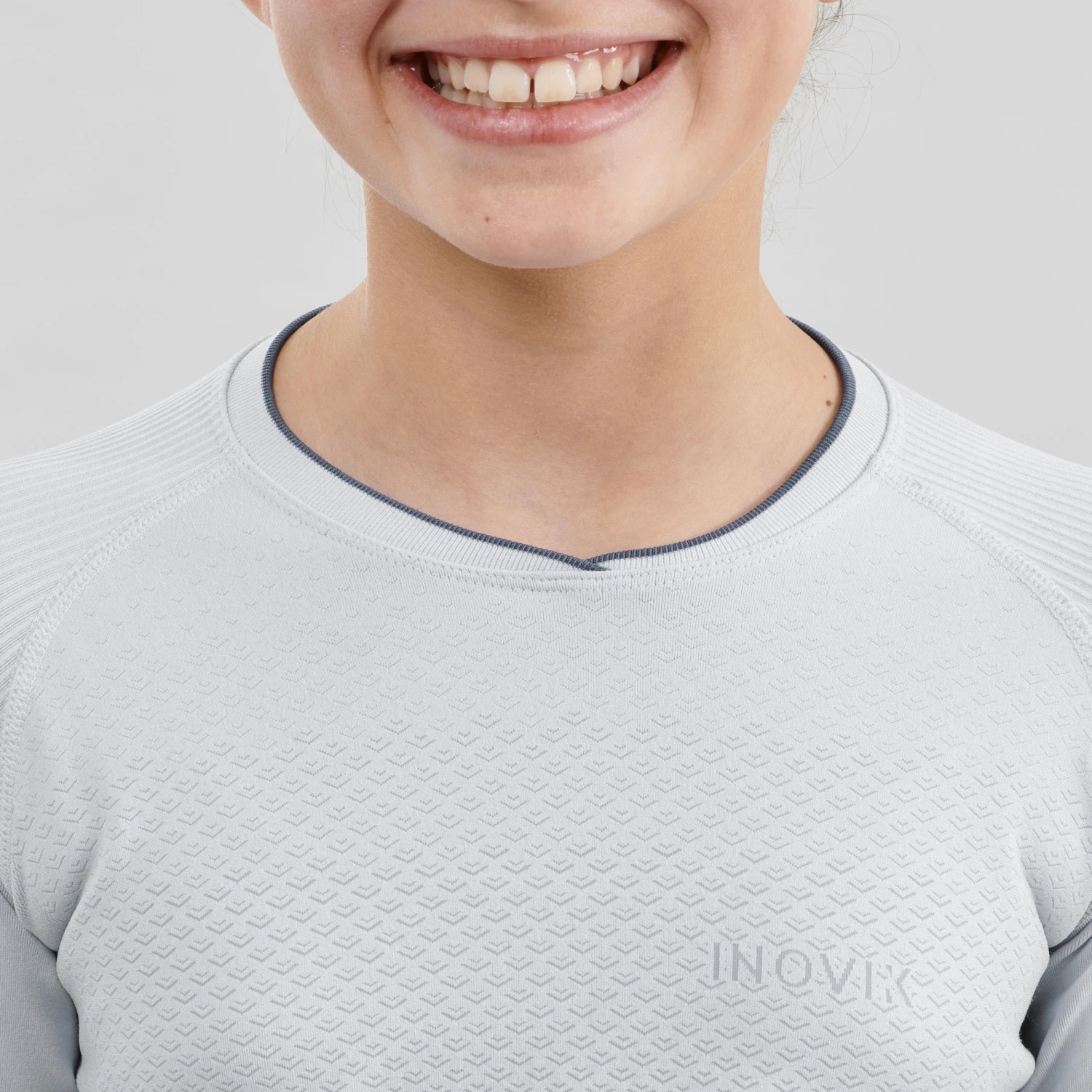 Kids' High-Tech Cross-Country Skiing Base Layer - UW 500 Grey 11 Kids' High-Tech Cross-Country Skiing Base Layer - UW 500 Grey - Image 9