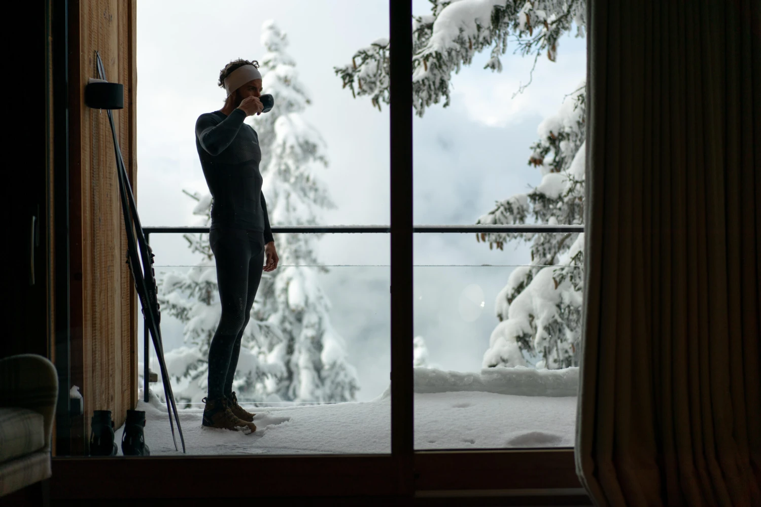 Men’s Base Layer Ski Top - 900 Black 10 Men’s Base Layer Ski Top - 900 Black - Image 8