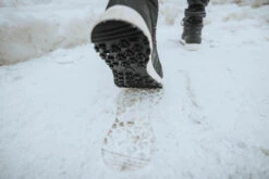 Quechua Men’s Waterproof Winter Boots - SH 500 Black 29 Quechua Men’s Waterproof Winter Boots - SH 500 Black -Winter Sports Gear men s winter hiking boots sh 100 x warm black 13