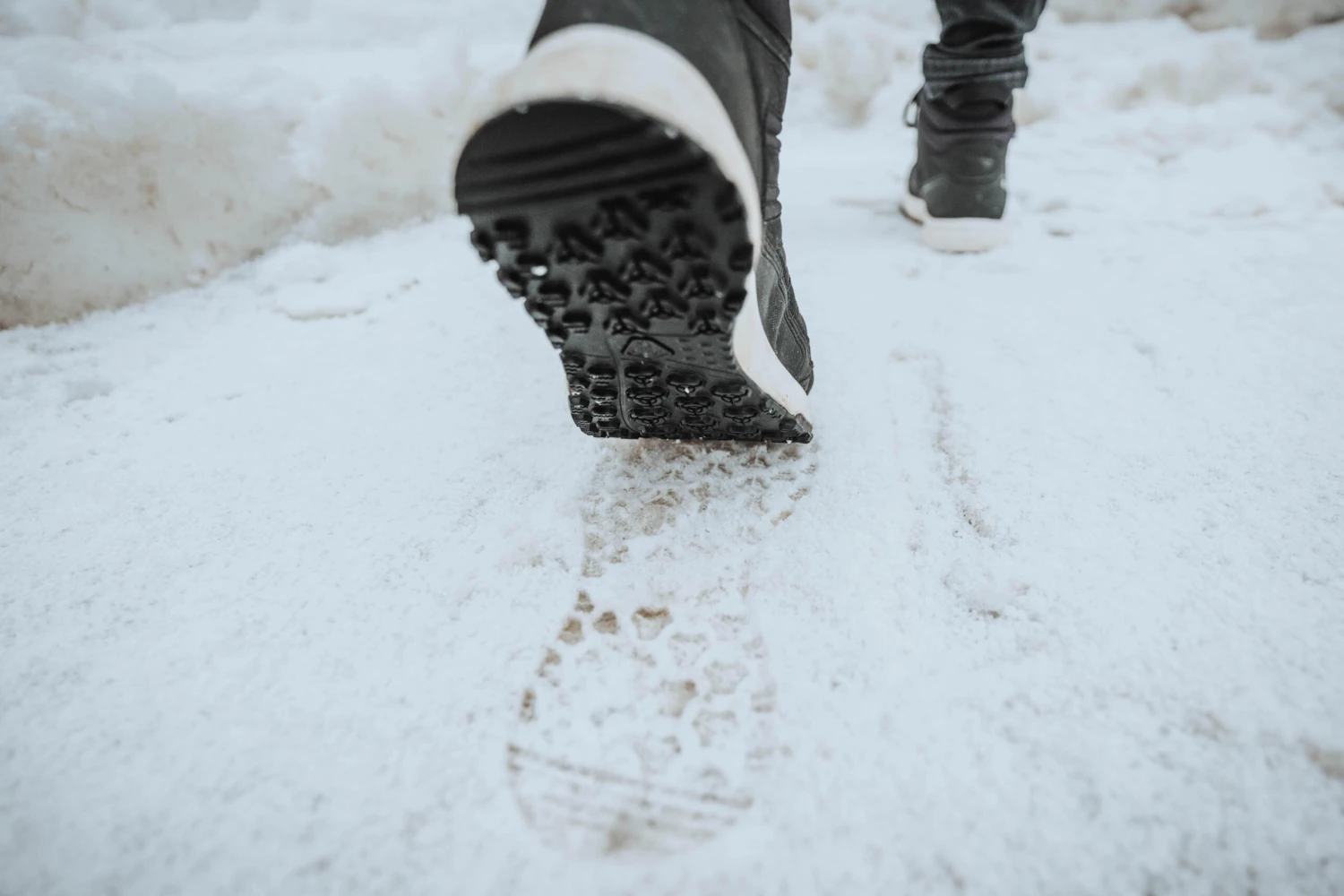 Quechua Men’s Waterproof Winter Boots - SH 500 Black 16 Quechua Men’s Waterproof Winter Boots - SH 500 Black - Image 14