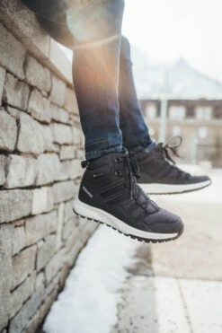 Quechua Men’s Waterproof Winter Boots - SH 500 Black 22 Quechua Men’s Waterproof Winter Boots - SH 500 Black -Winter Sports Gear men s winter hiking boots sh 100 x warm black 6