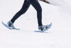 Quechua Winter Hiking Snowshoes - SH 100 Easy Blue -Winter Sports Gear small deck snowshoes sh 100 easy blue 12